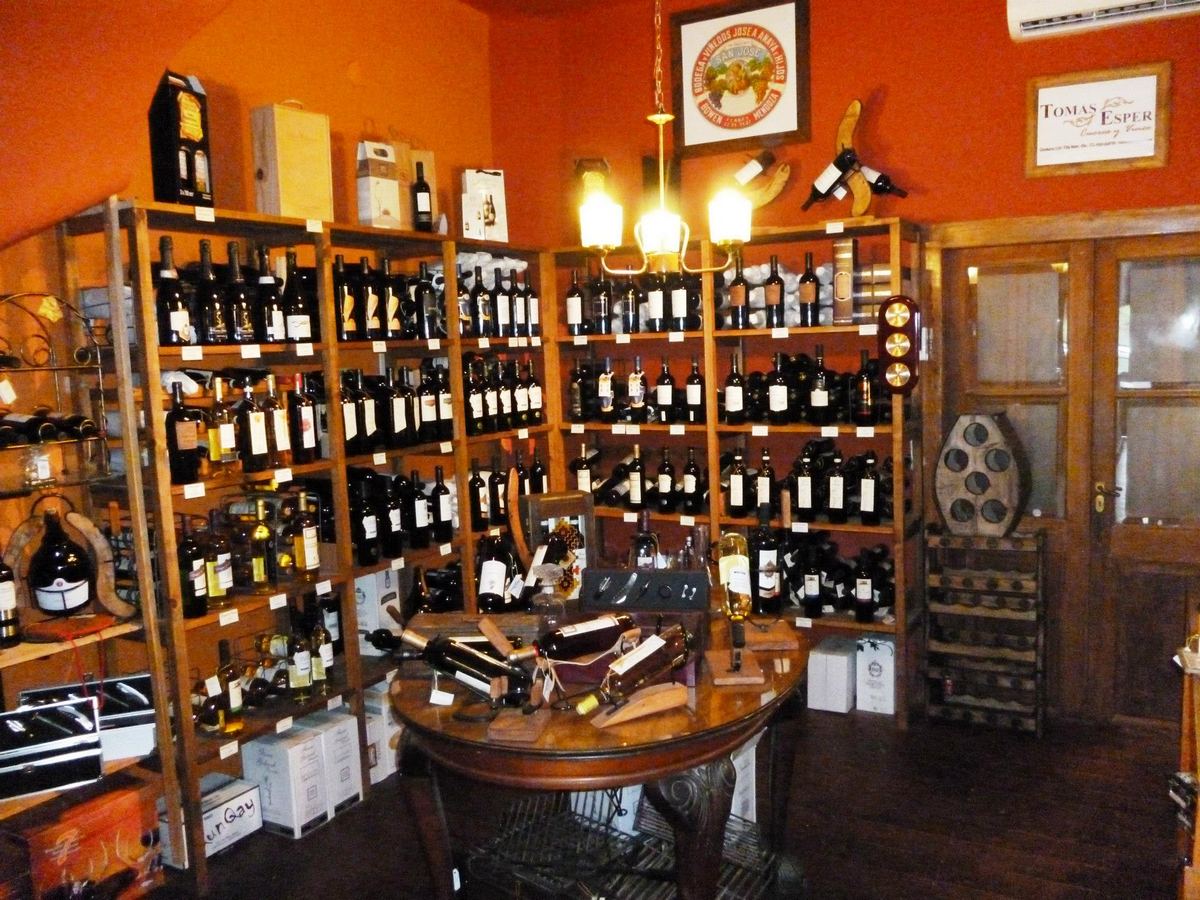 Foto 1 de Tomás Esper Cueros y Vinos